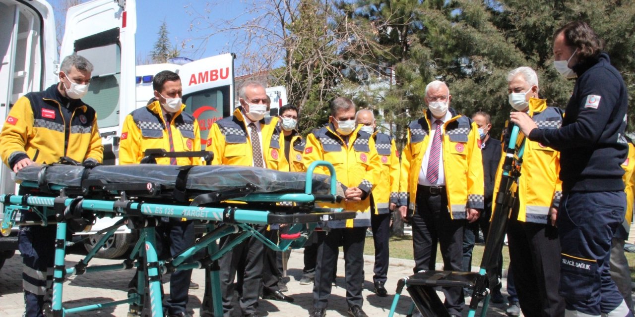 Sağlık Bakanlığı'nın Karaman’a gönderdiği 4 ambulans göreve başladı