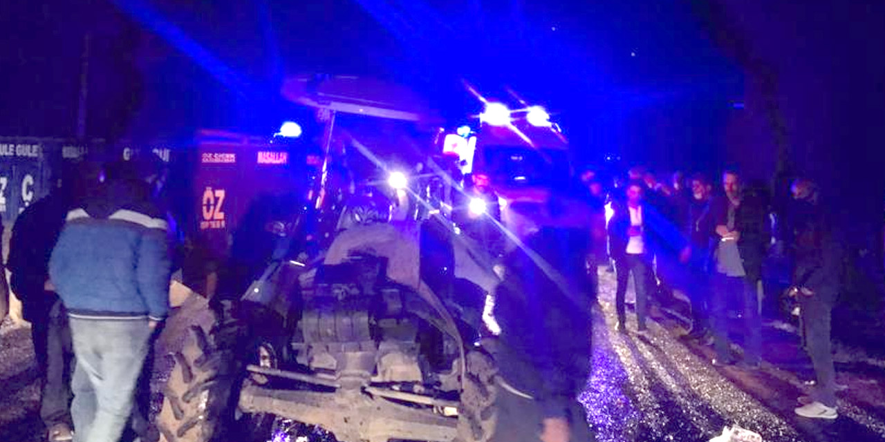 Traktör minibüsle çarpıştı! 1’i ağır 4 yaralı   