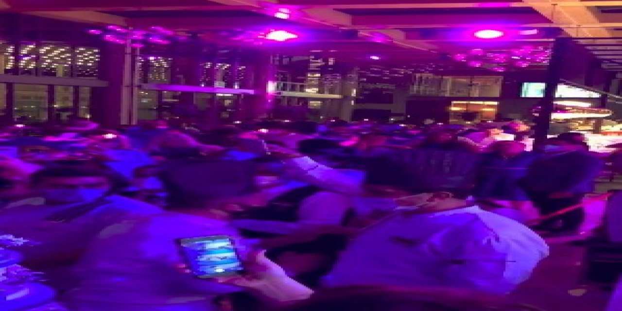 Antalya bu görüntüleri konuşuyor! Yapılan onca uyarıya rağmen salgın partisi yapıldı