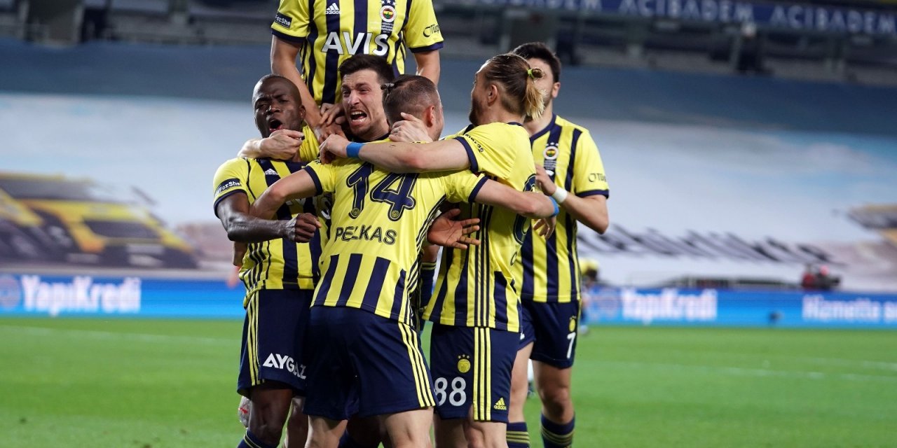 Fenerbahçe Teknik Direktörü Vitor Pereira kafaları karıştırdı