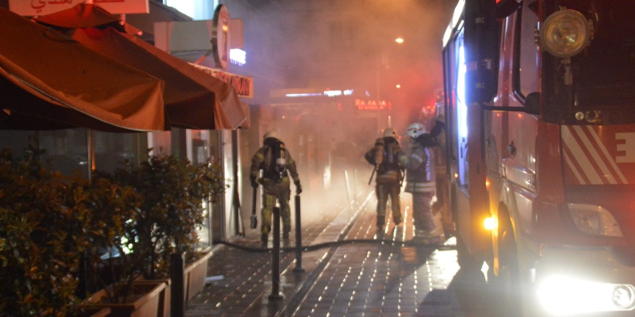 Restoranda çıkan yangın yürekleri ağza getirdi!
