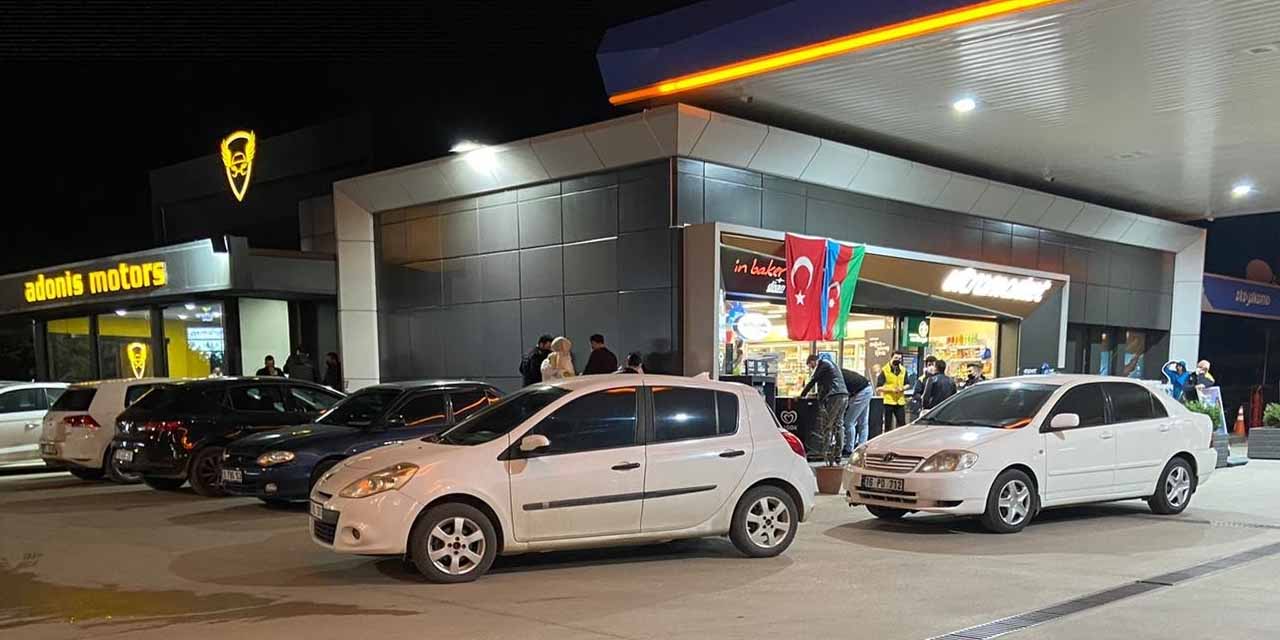 Petrol istasyonunda toplu kahve keyfi pahalıya maloldu!