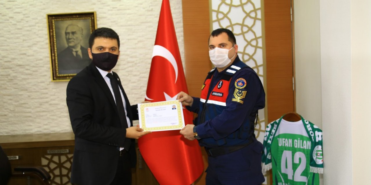 Hadim'de Eğiste'de çalınan 124 hayvanı bulan jandarma personeline başarı belgesi