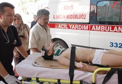 Köprüden düşen çocuk yaralandı