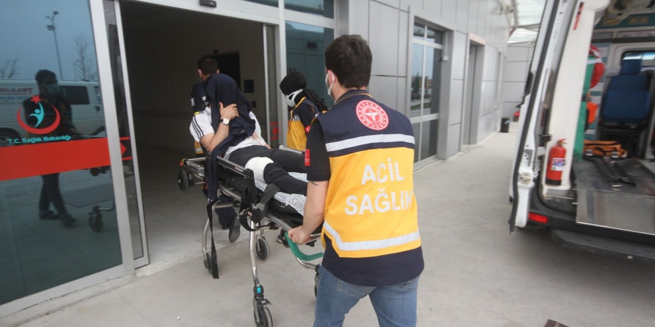 Konya’da kokoreççide bıçaklı saldırı! 21 yaşındaki genç hastaneye kaldırıldı