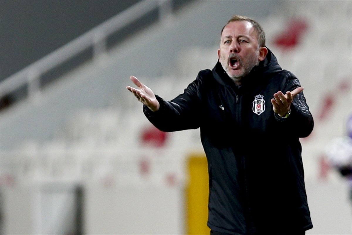 Süper Lig'de şampiyonluk yarışı kızıştı! Beşiktaş Teknik Direktörü Sergen Yalçın'dan olay açıklamalar