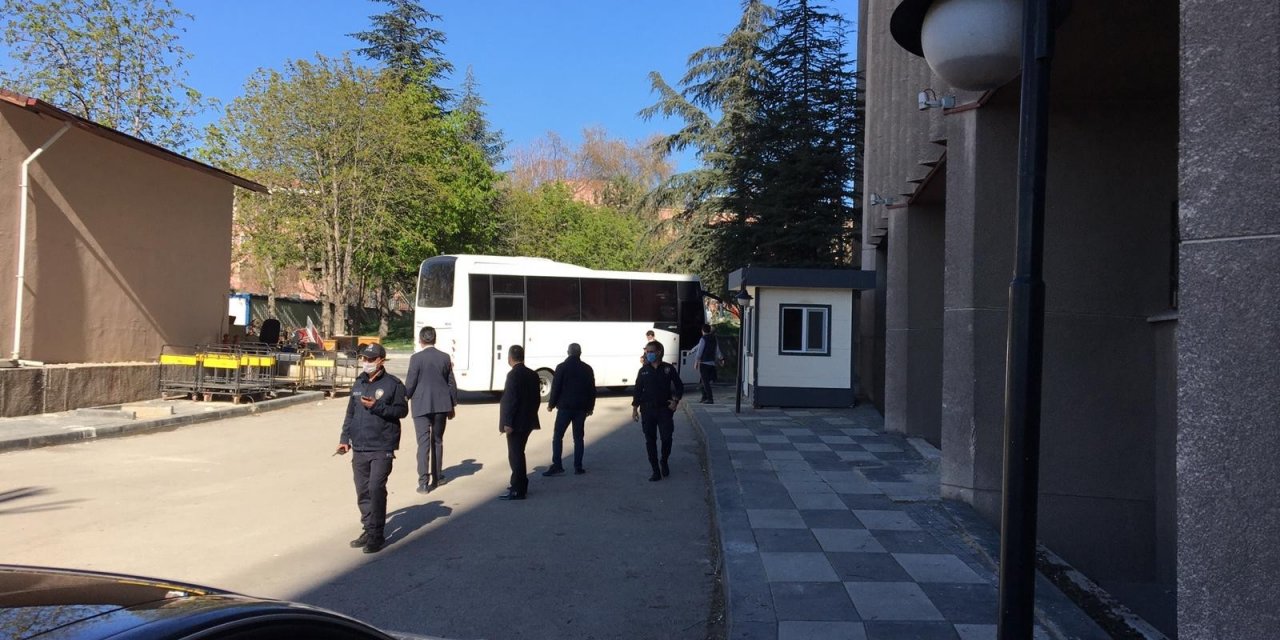 Skandal bildiriyle ilgili 6 emekli amiral Ankara Adliyesi'nde