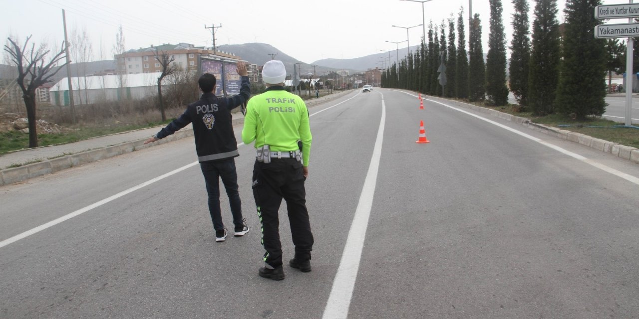 Beyşehir’de sıkı denetim! Kısıtlamayı ihlal eden 6 kişiye ceza