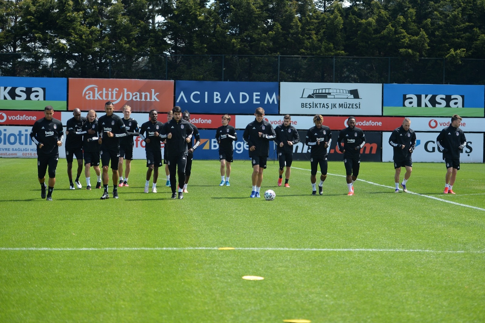 Beşiktaş'ta Konyaspor'u yakından ilgilendiren mücadelenin hazırlıkları başladı