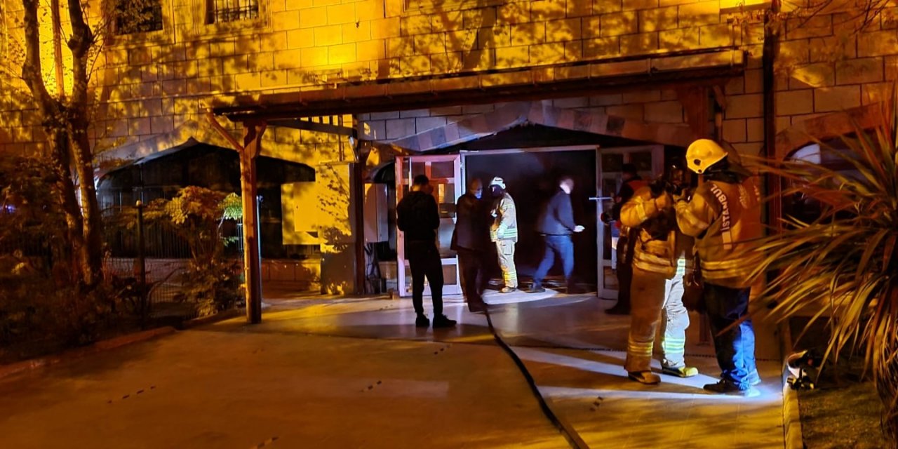 İstanbul'da camide korkutan yangın!