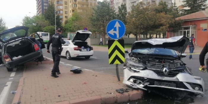 Kısıtlamada feci kaza! 3 kişi yaralandı