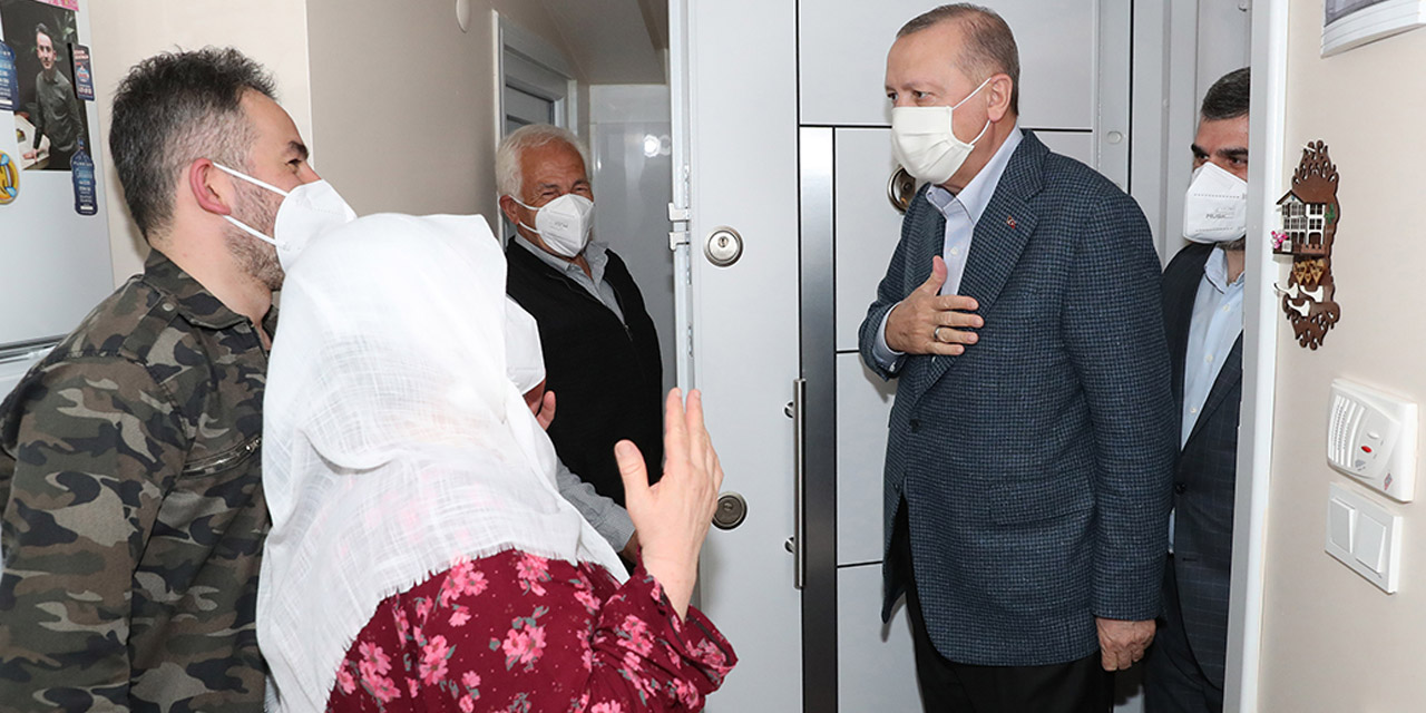 Cumhurbaşkanı Erdoğan’dan Mahruze teyzeye evinde sürpriz ziyaret