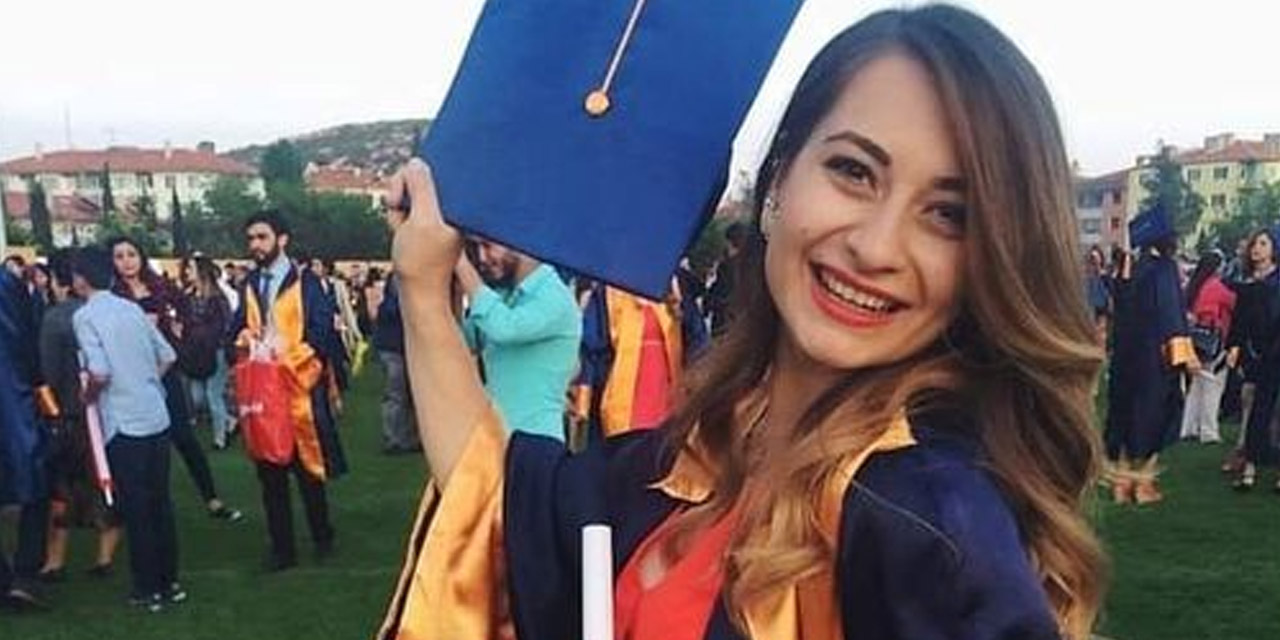 Canlı yayında ders anlatırken beyin kanaması geçiren Esra öğretmen kurtarılamadı