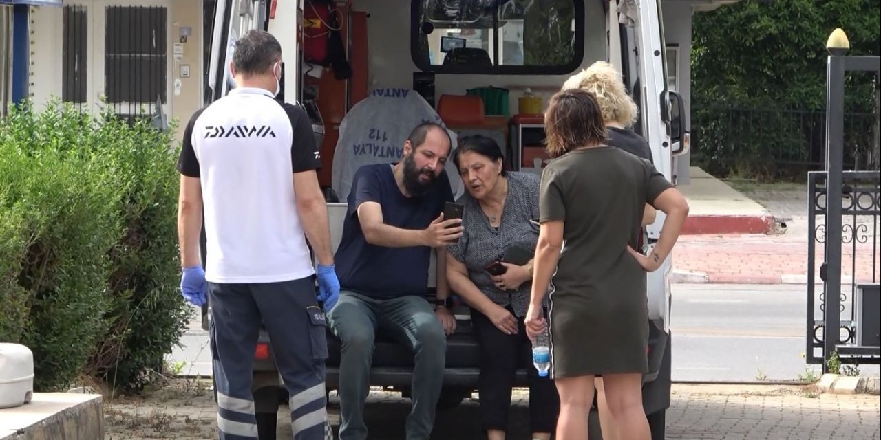 Kovid-19 nedeniyle ölen babasının acısına dayanamadı