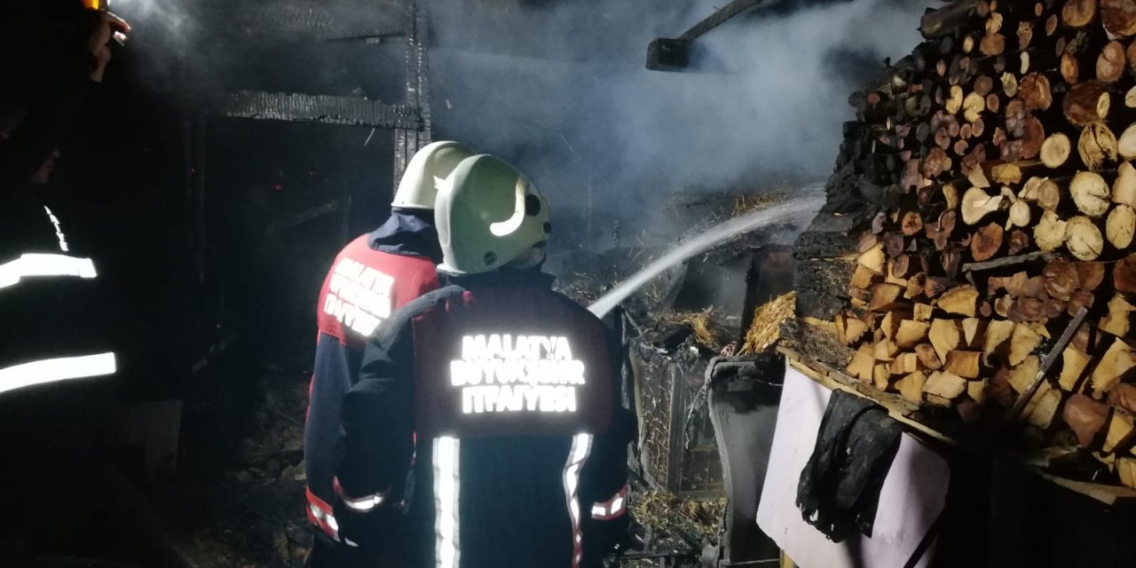Darende'de kümes yangını! 1250 tavuk ve civciv telef oldu
