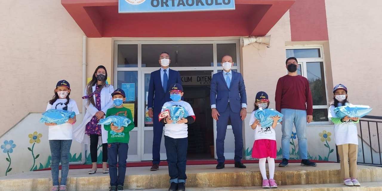 Oruç Reis'e mektup yazan Konyalı miniklere Deniz Kuvvetleri'nden sürpriz