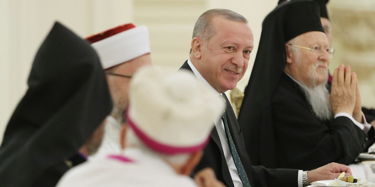 Cumhurbaşkanı Erdoğan ve Diyanet İşleri Başkanı Erbaş iftarda azınlık cemaat liderleri ile buluştu