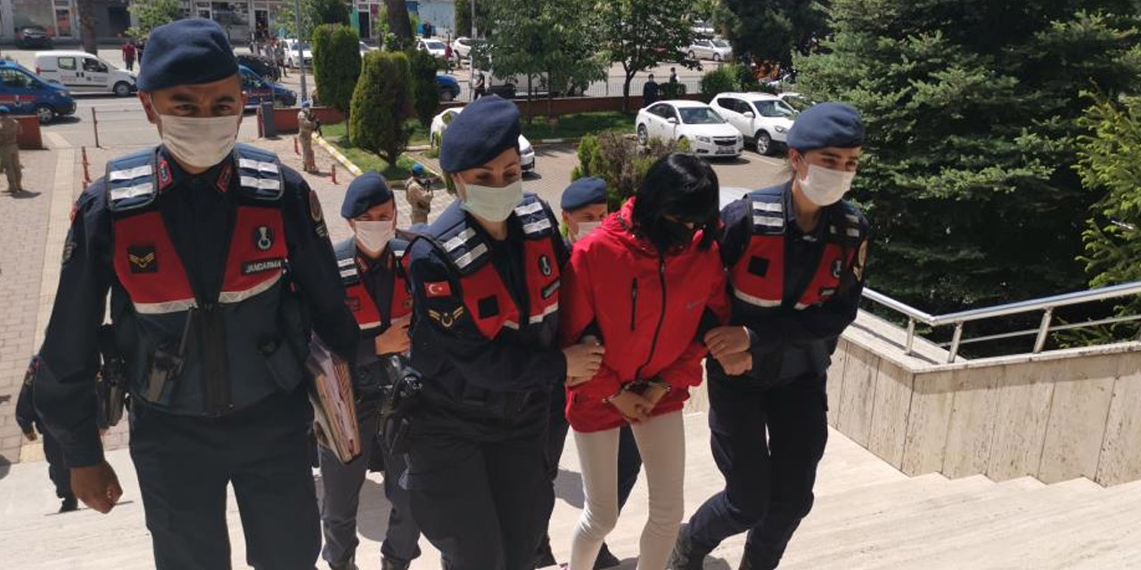 Sahte paraları piyasaya süren 4 kişi tutuklandı