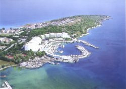 Çeşme politikaya kurban gitti