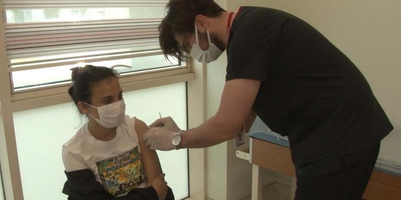 Aşı çalışmaları bayramda da sürüyor! Sağlık çalışanlarının eşleri sevinçli
