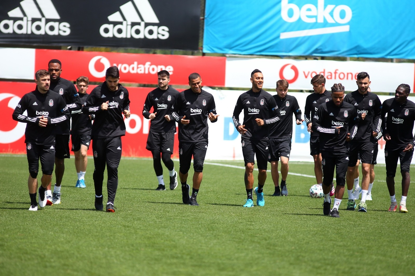 Beşiktaş İzmir'e sakatları da götürüyor! Sergen Yalçın'dan askeri disiplin