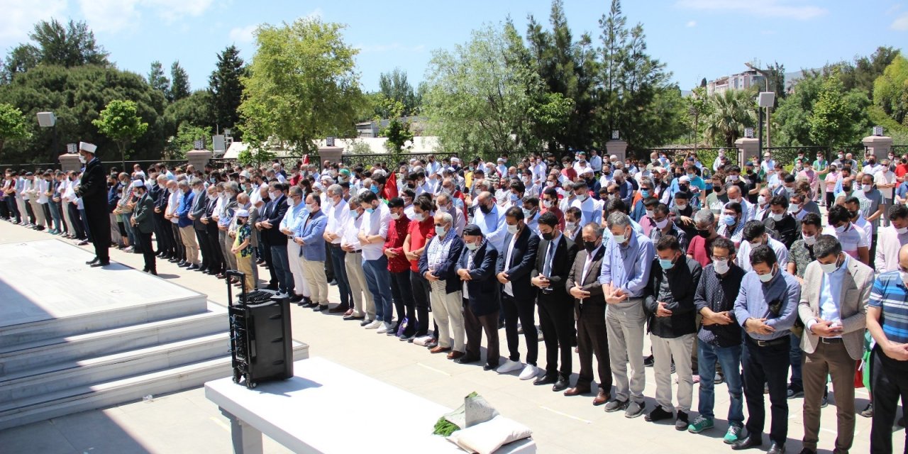İzmir'de İsrail'in Şehit ettiği Filistinliler için gıyabi cenaze namazı kılındı