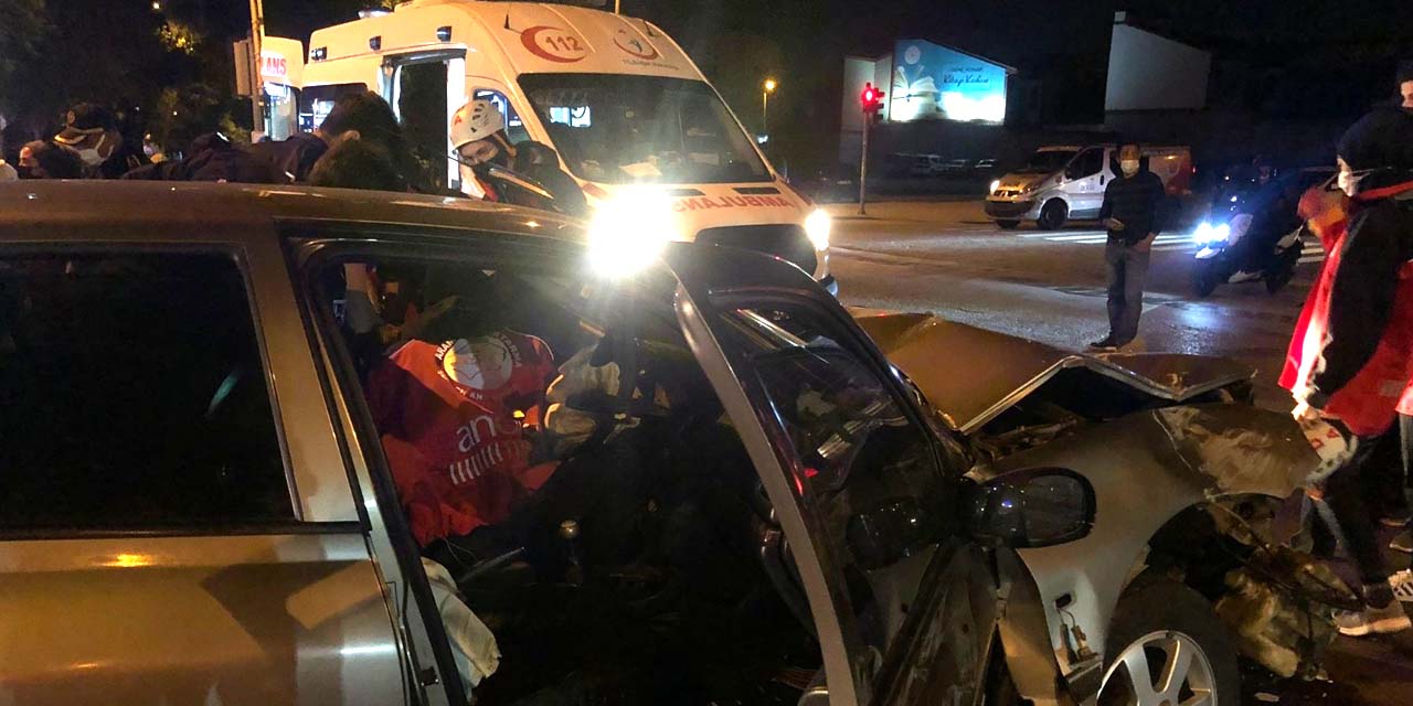 Yangına giden itfaiye aracı polisin kullanığı otomobille çarpıştı! 4 yaralı
