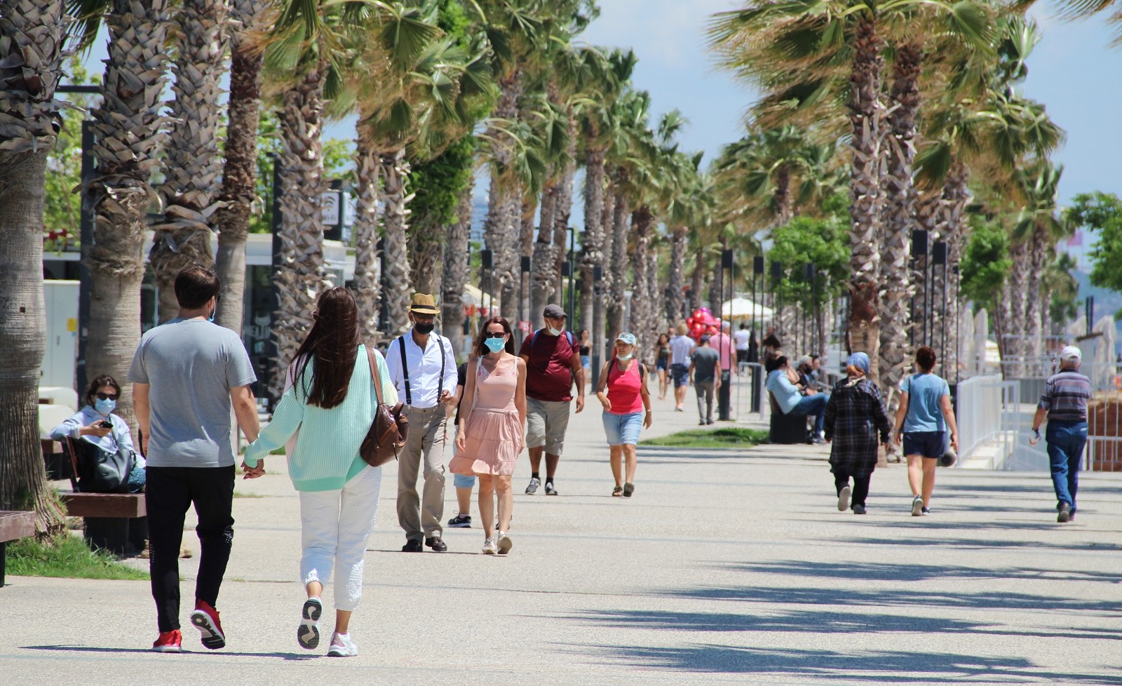 17 gün kapandık ama! Antalya'da yine istenmeyen görüntüler
