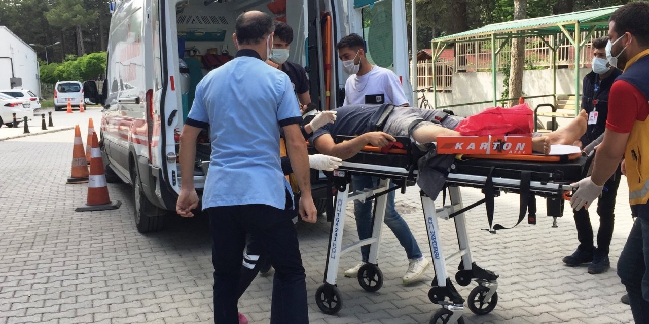 Konya'da motosiklet minibüse çarptı!1 yaralı