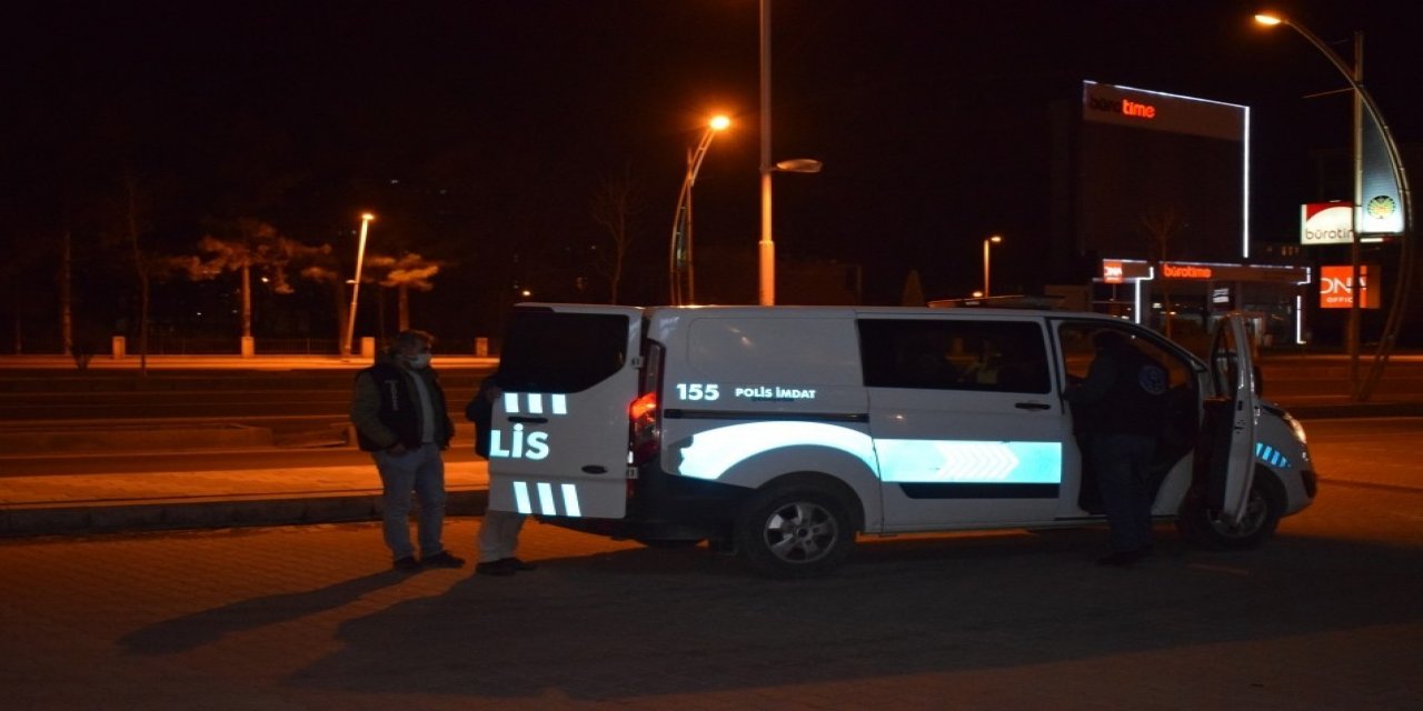 Komşu kavgası kanlı bitti! 2 yaralı