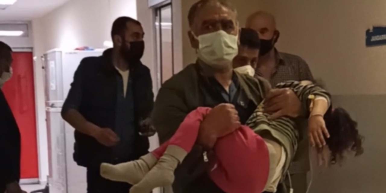 Sokakta buldukları ilaçları şeker zanneden ikizler hastanelik oldu