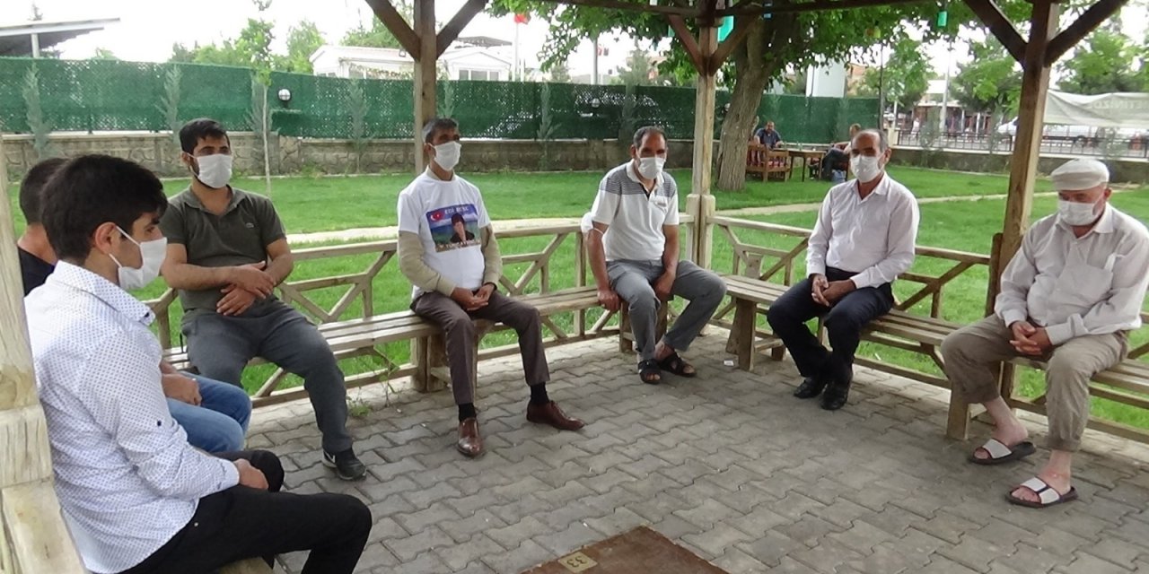HDP önündeki evlat nöbeti kısıtlamada da devam ediyor!