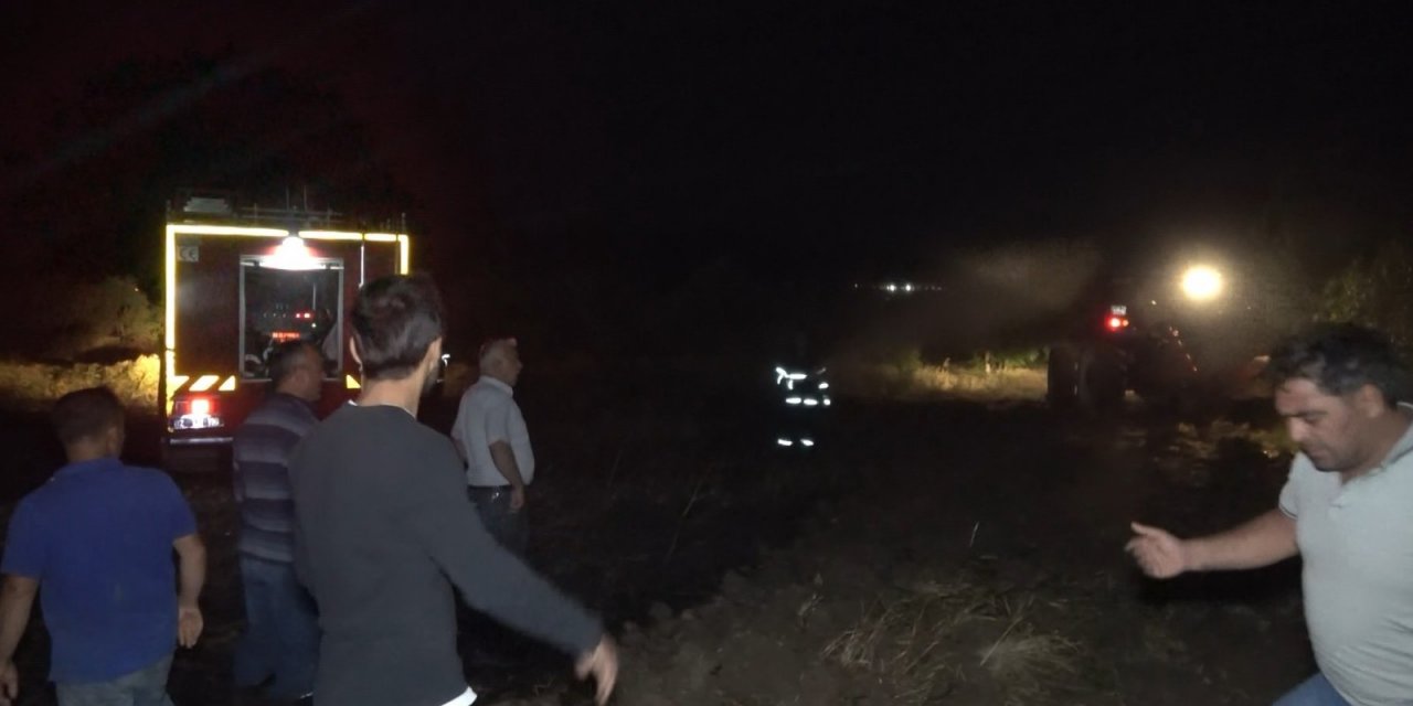 50 dönümlük tarla alev alev yandı
