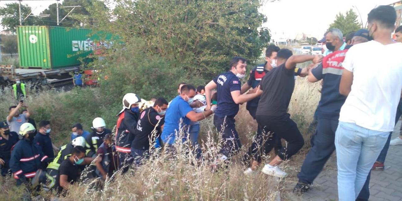 Fotoğraf sevdası canından ediyordu! Vagonun üzerinde 2 kez elektrik akımına kapılan genç ağır yandı