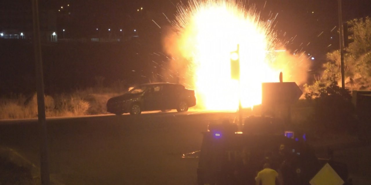 Diyarbakır-Mardin yolunda plakasız bombalı araç paniği