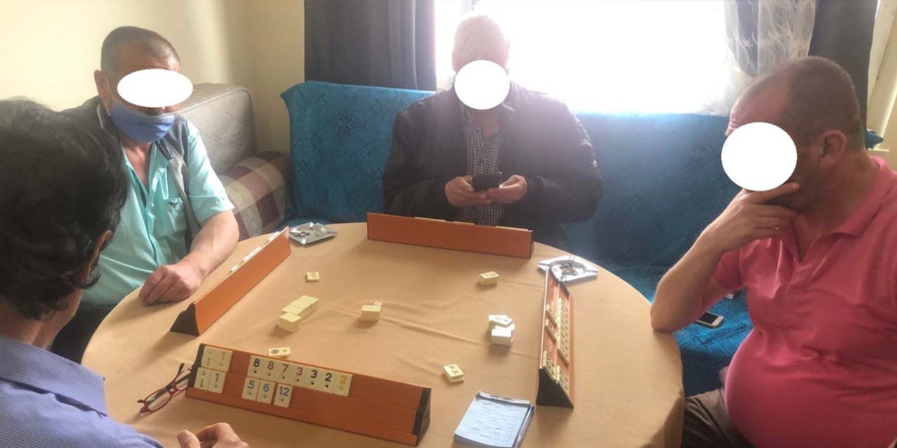 Evi kumarhaneye çevirmişler! Polis baskınında 12 kişi gözaltına alındı