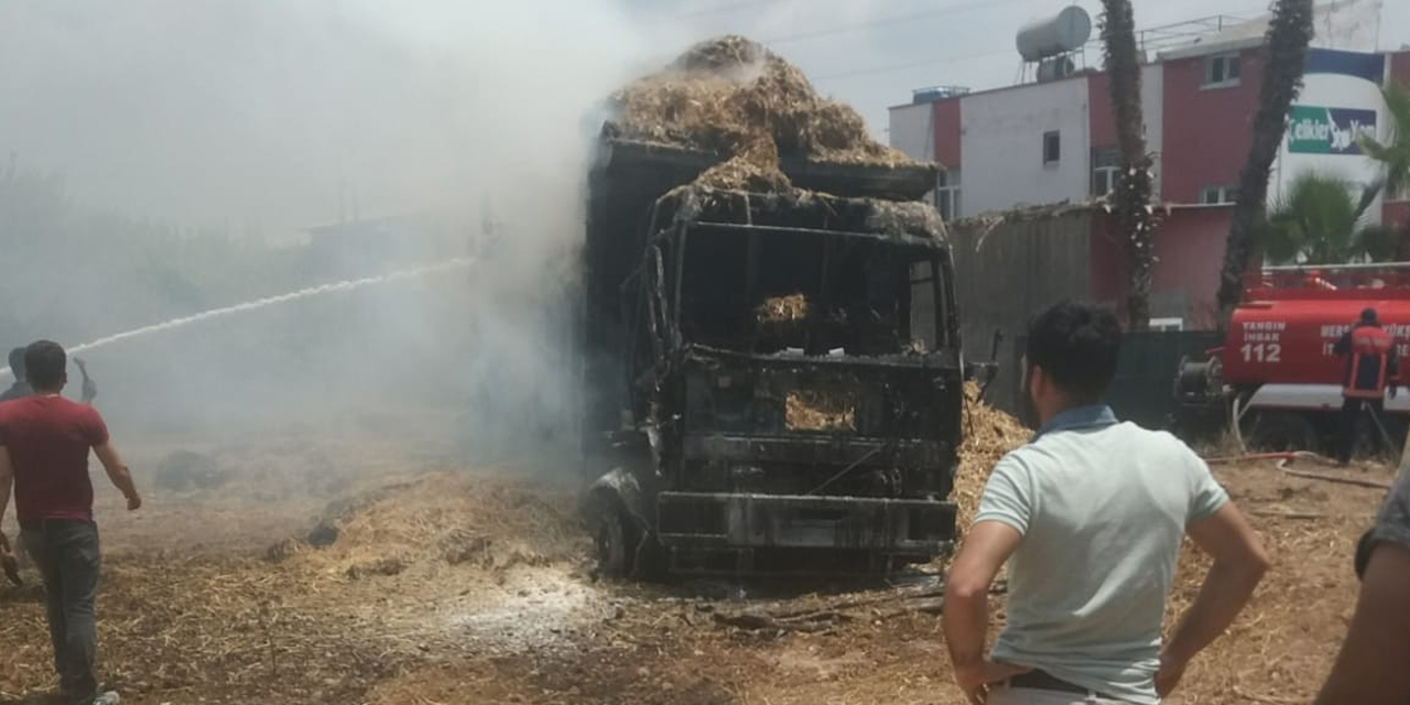 Saman yükü elektrik tellerine değen tır alev alev yandı