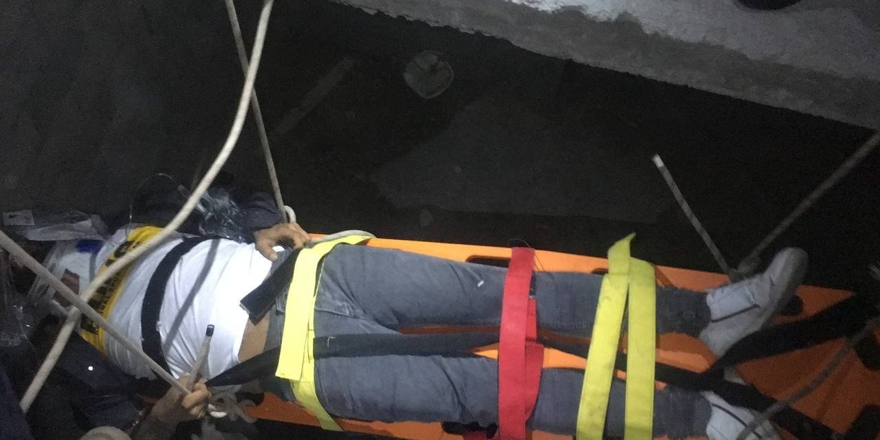 İnşaatın merdiven boşluğuna düşen şahsı kurtarmak için seferber oldular
