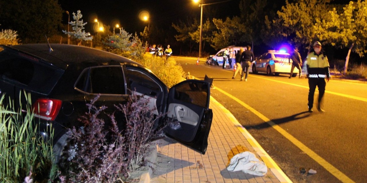 Nevşehir'de 'dur' ihtarına uymayan sürücü polis aracına çarptı! 2'si polis 3 yaralı