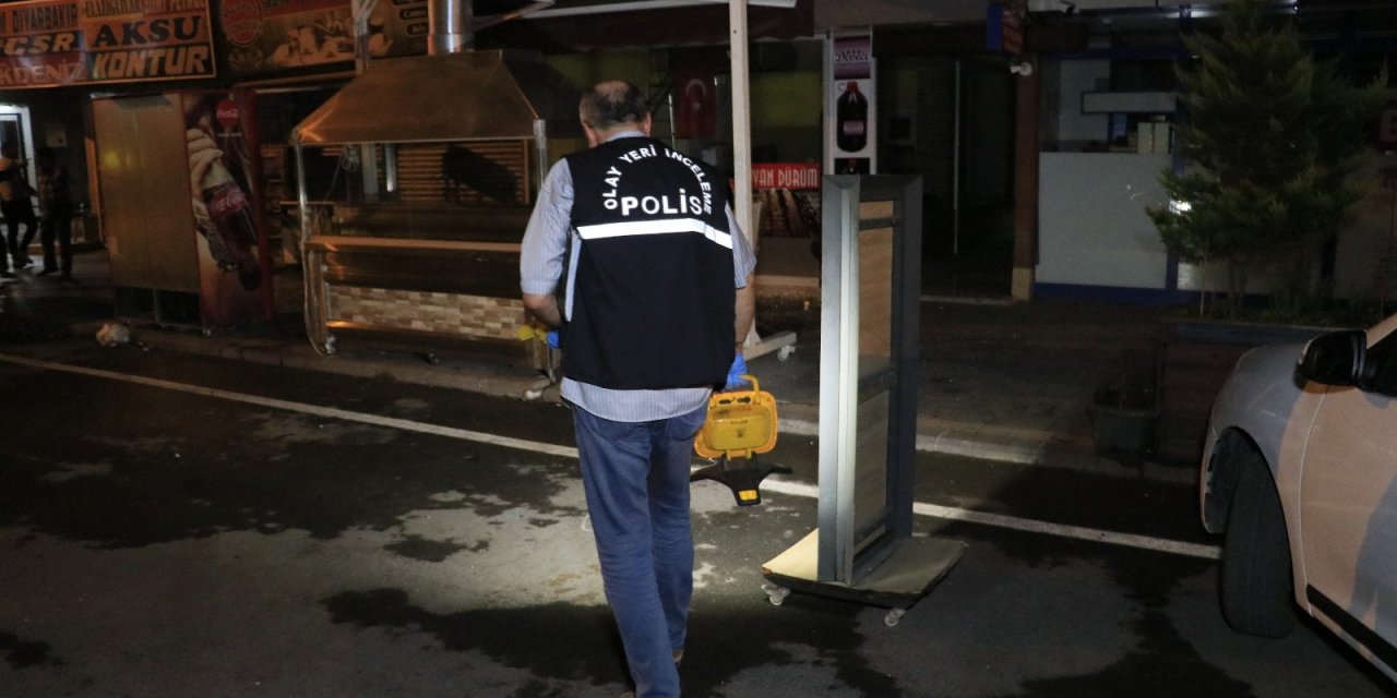 Kebapçıya kalaşnikof ve tabancalı saldırı! Camı çerçeveyi indirdiler