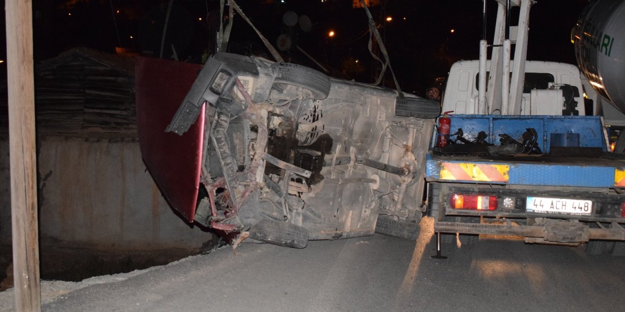 Malatya'da otomobil şarampole uçtu! 1’i polis 2 yaralı