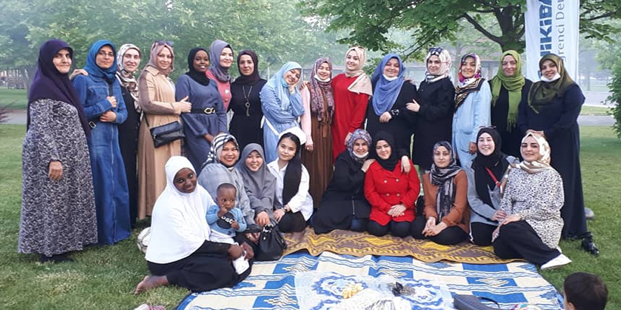 İki Doğu İki Batı Derneği'nden Konya'da ülke ve bölge temsilcilerine piknik organizasyonu