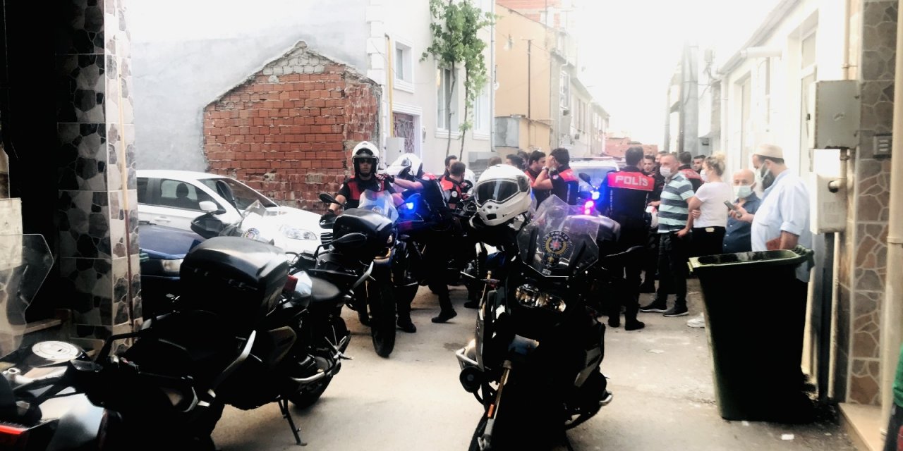Bursa'da polisin 'dur' ihtarına uymayan sürücü ablukaya alınarak yakalandı