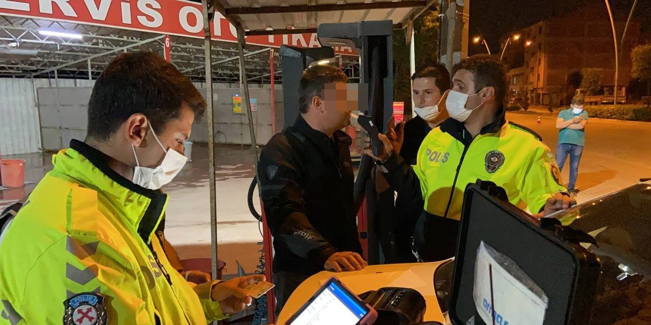 Alkollü sürücü polisi bezdirdi! Dakikalarca dil dökülen şahsın ehliyetine el konuldu