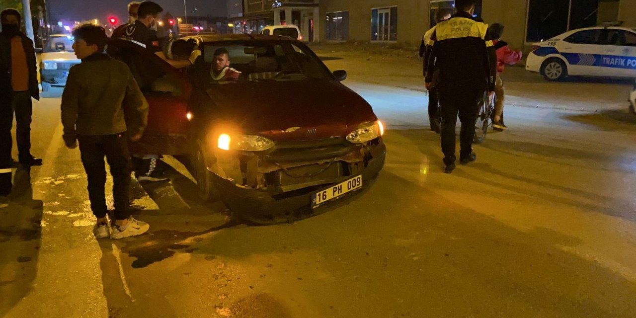 İnegöl'de çarpışan iki otomobil savruldu! 3 yaralı