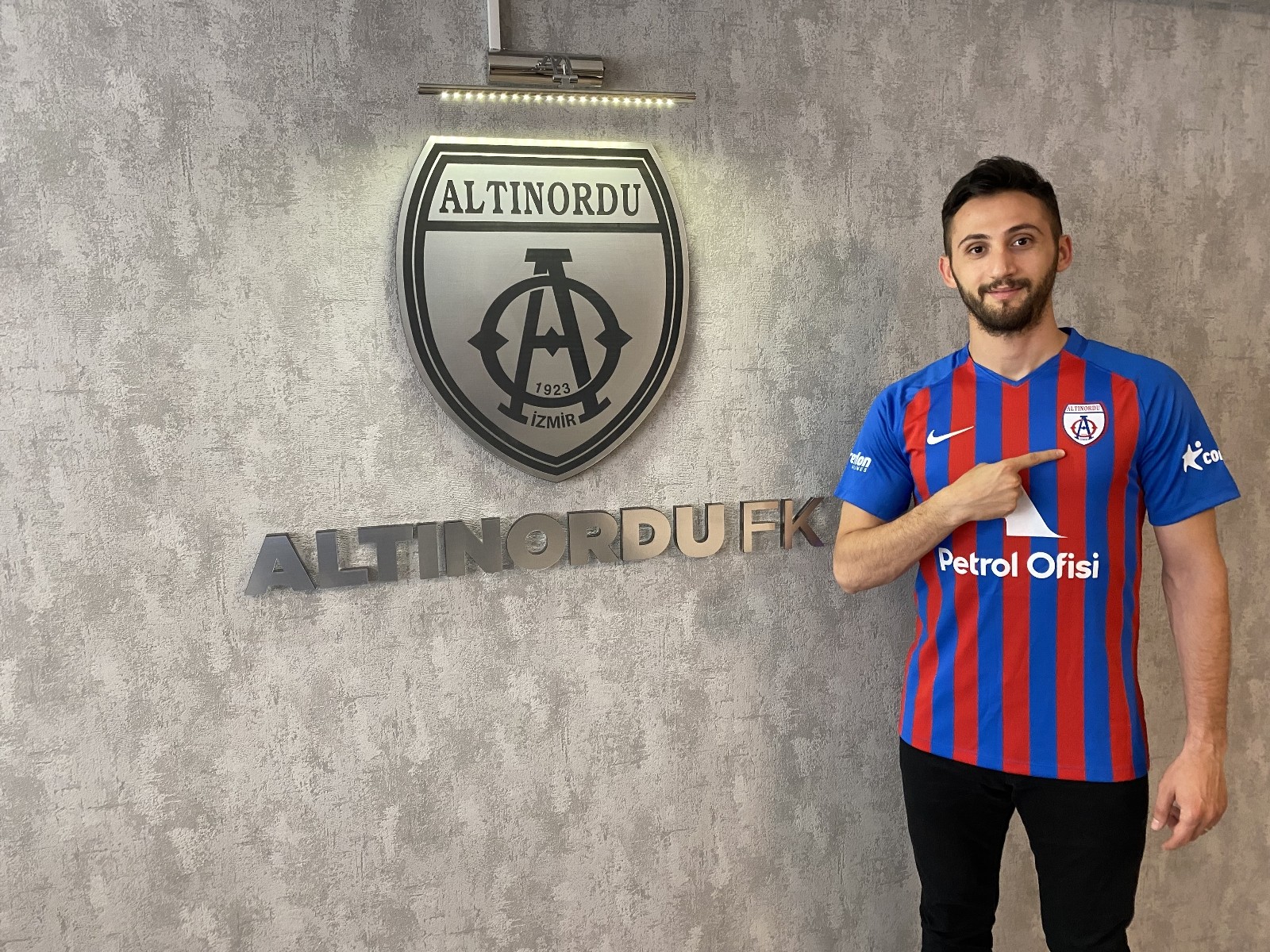 Konyaspor'da bir dönem futbol oynayan Ali Dere'nin yeni adresi belli oldu