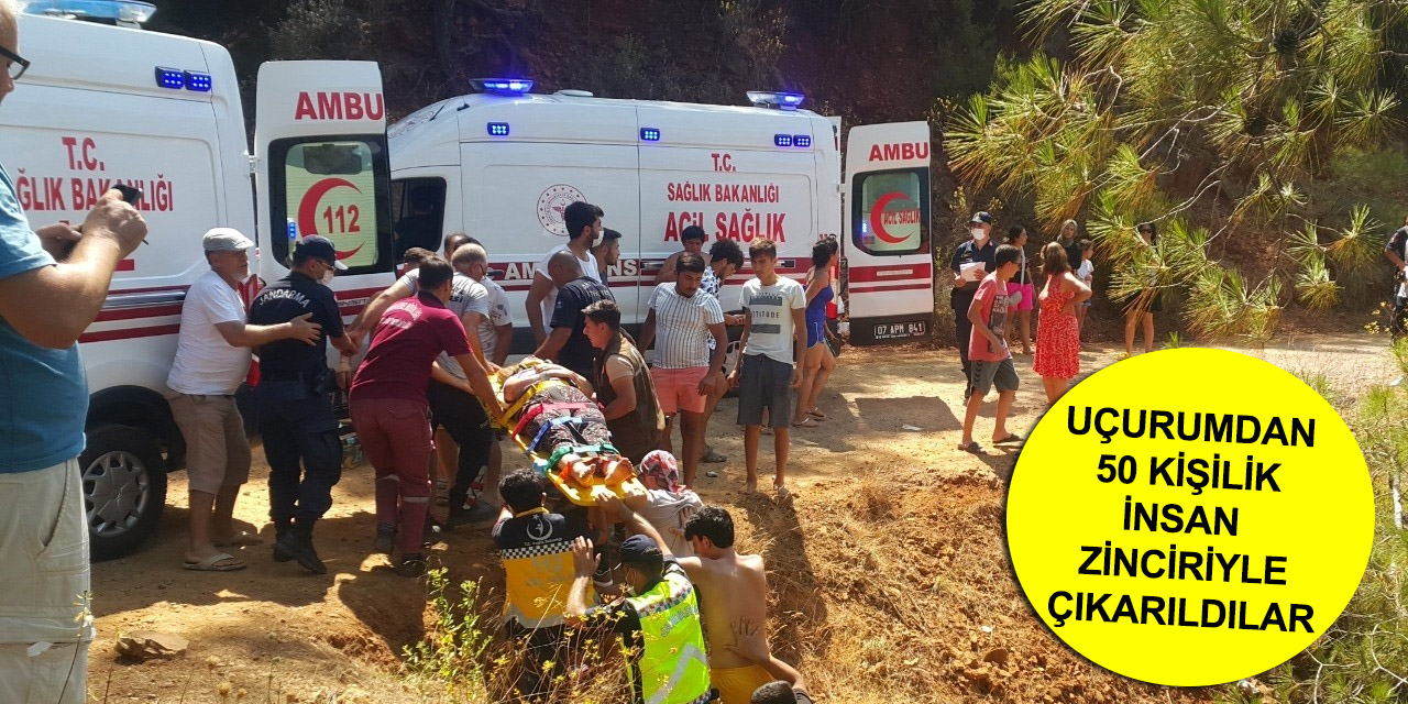 Antalya'da yol vermek isteyen araç uçuruma yuvarlandı! Yaralılar insan zinciriyle çıkartıldı
