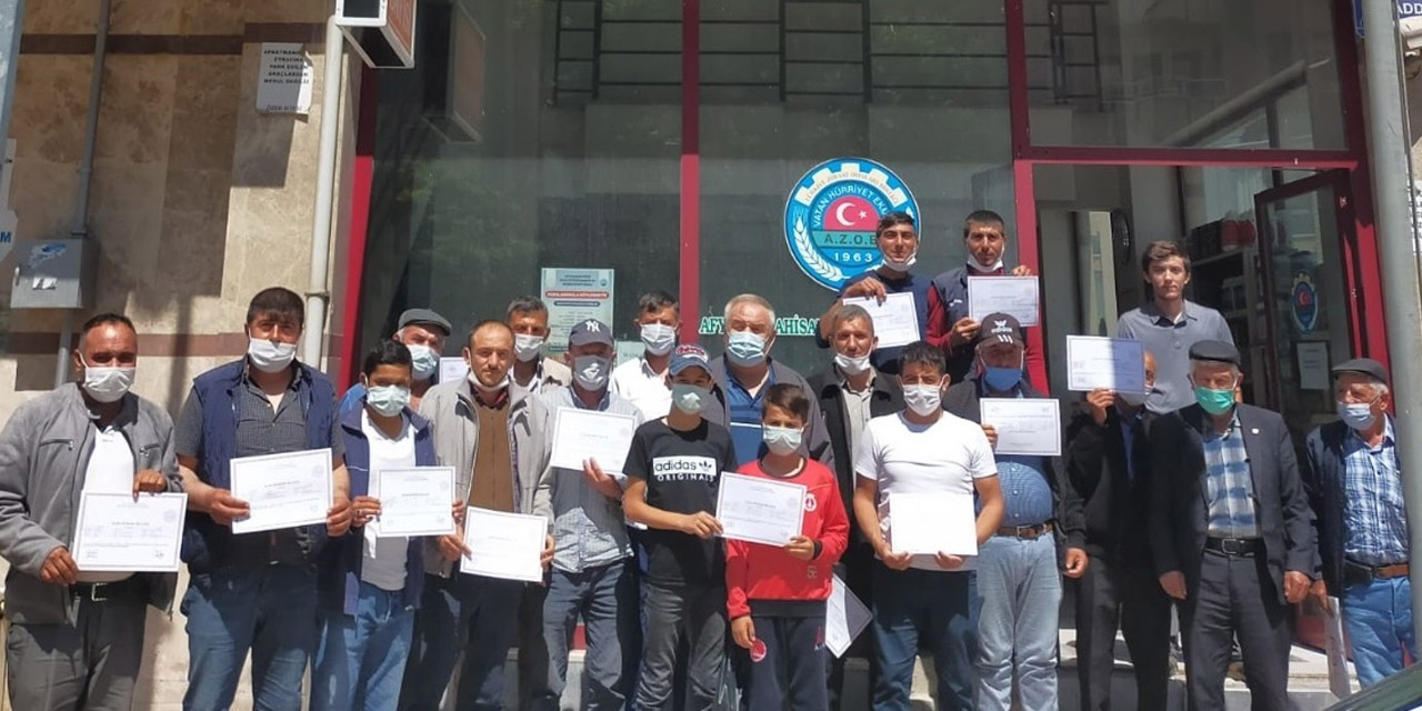 Afyon'da çobanlar sertifikalarını aldı