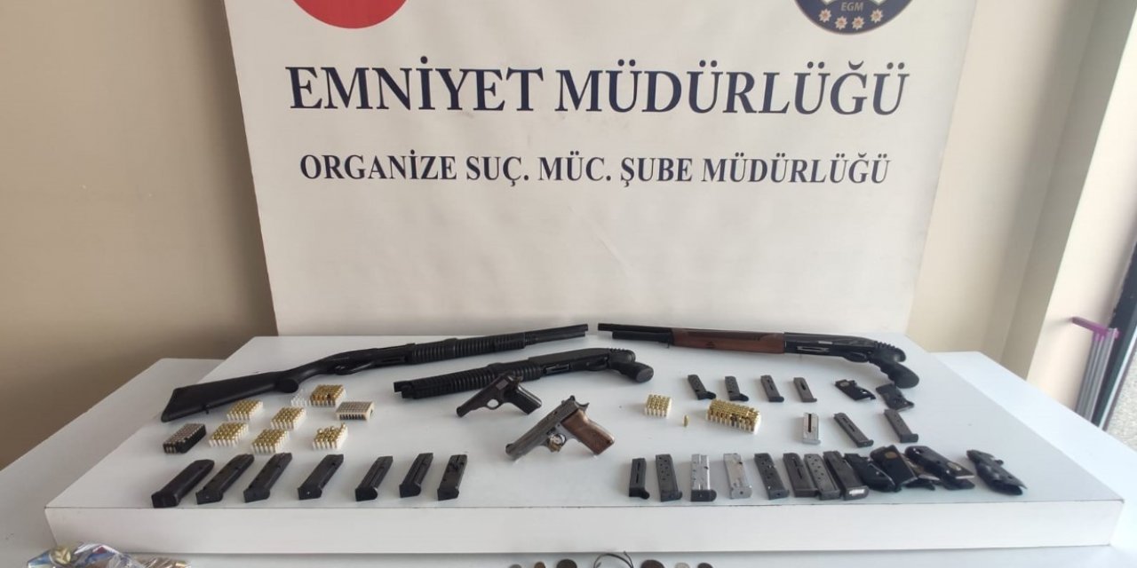 İstanbul'da yasa dışı silah ticareti yapan özel güvenlikçi yakalandı