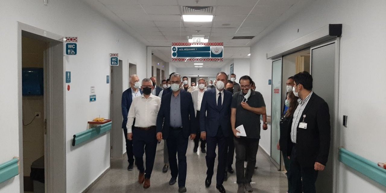 AK Parti Milletvekili Aydın’ın yakınları kaza yaptı! 1’i bebek 2 ölü 8 yaralı